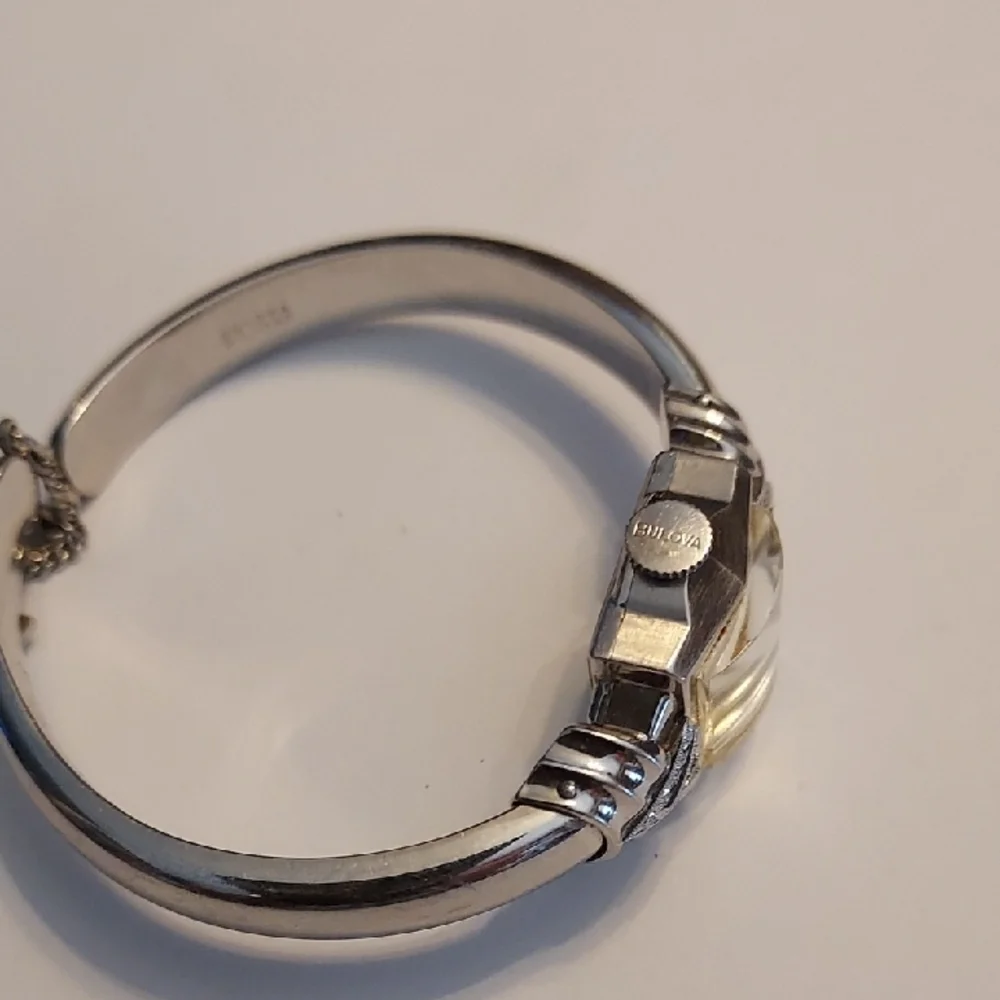 Bulova 10K Gold Filled W/ 17 Jewels Wearable Watch Bracelet